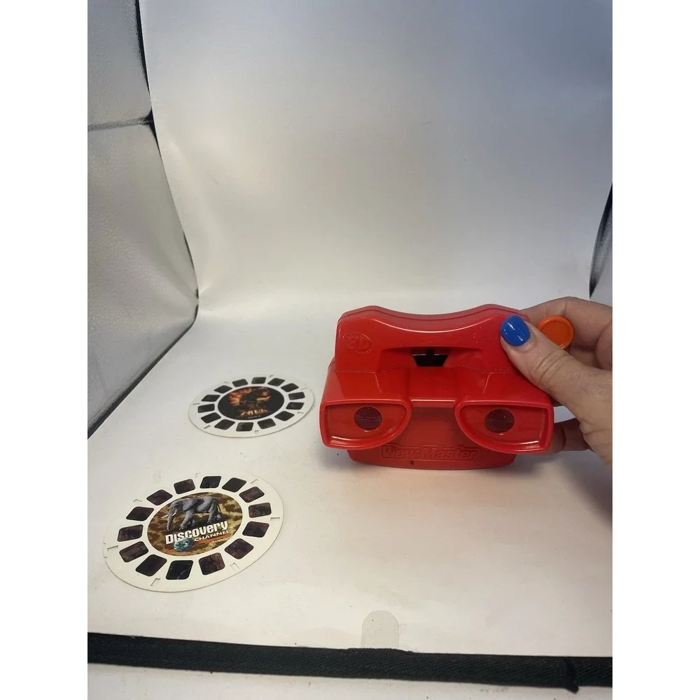 View-Master 3D Viewer Red Classic Retro  Toy 2020 With Trex , Discovery Slides